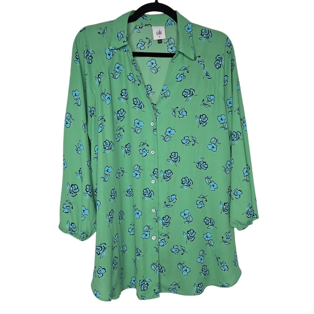 CAbi Women's Go To Button Up Blouse Green/Blue/Black Floral Art Size Medium.
